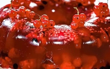 Смачні десерти з ягід та фруктів